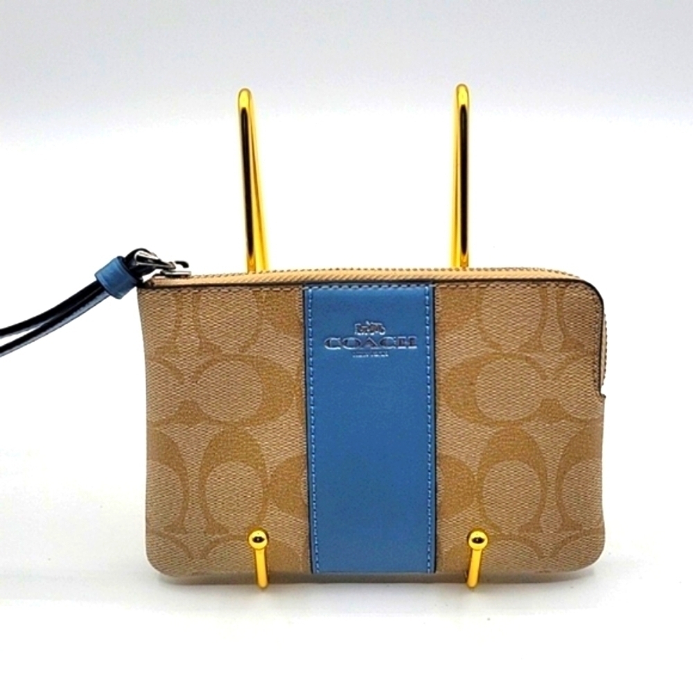 COACH Wristlet NWOT Tan Coated Canvas w/ Light Blue Leather Signature C